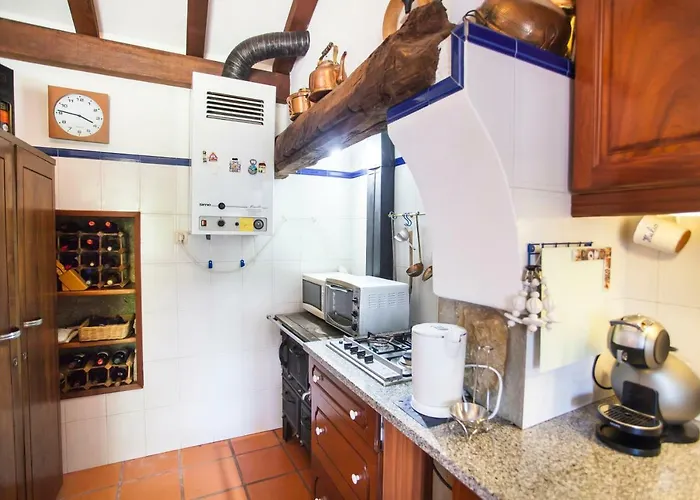 Dom wakacyjny Beautiful Country House&romantic Garden Sintra